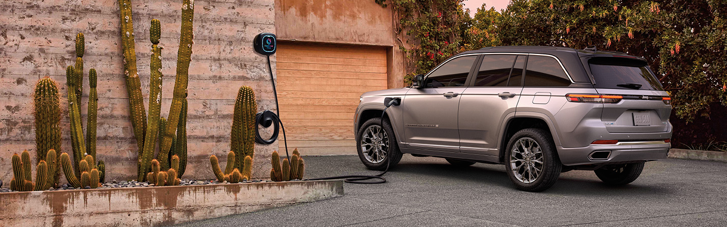 2024 Jeep Grand Cherokee L Specs silver color backview