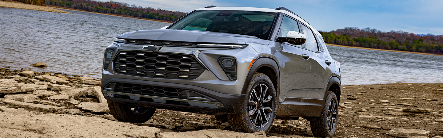 2024 Chevrolet Trailblazer gray front view