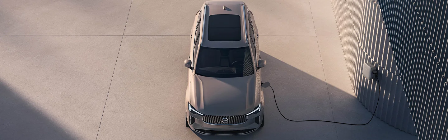 2025 Volvo XC90 Plug-in Hybrid Specs sliver top view