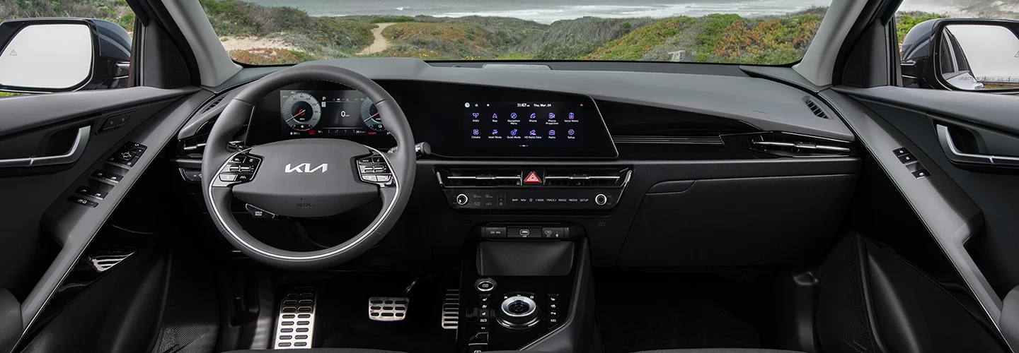 2025 Kia Niro Hybrid interior image