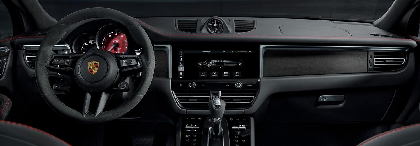 2022 Porsche Macan dash