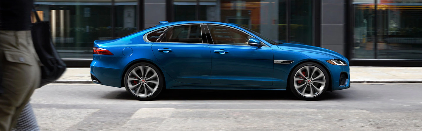 2023 Jaguar XF slider3