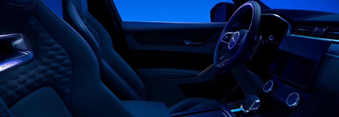2025 Jaguar F-PACE Performance & Technology