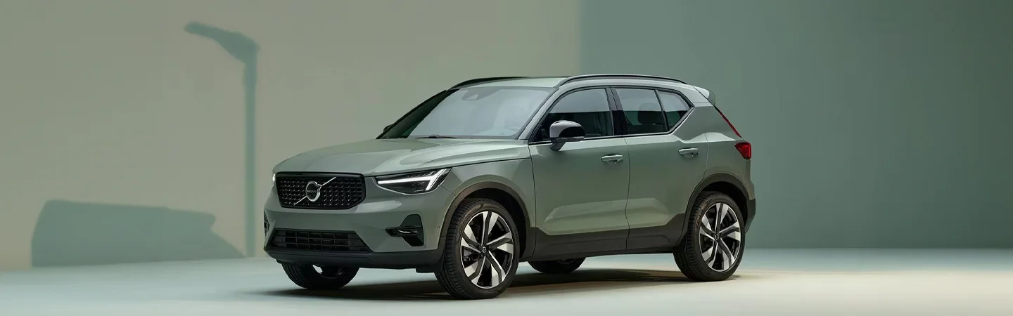 2024 XC40 Recharge front side grey