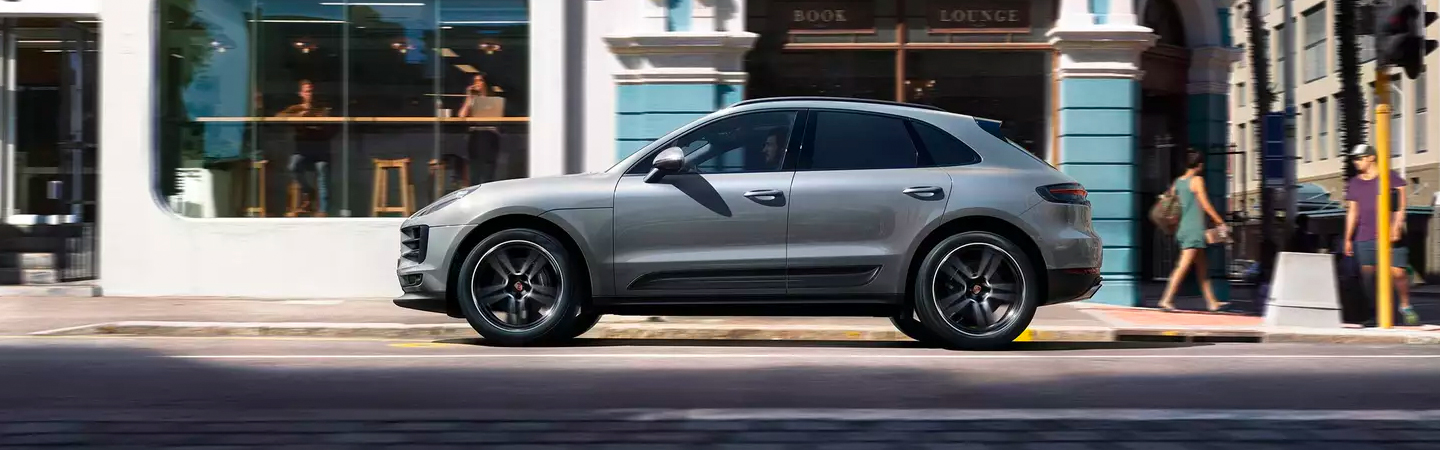 2021 Porsche Cayenne Slide1