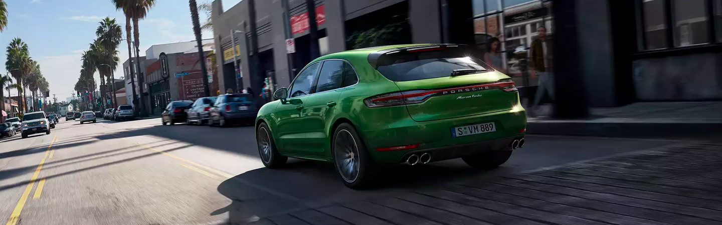 2021 Porsche Cayenne Slide2