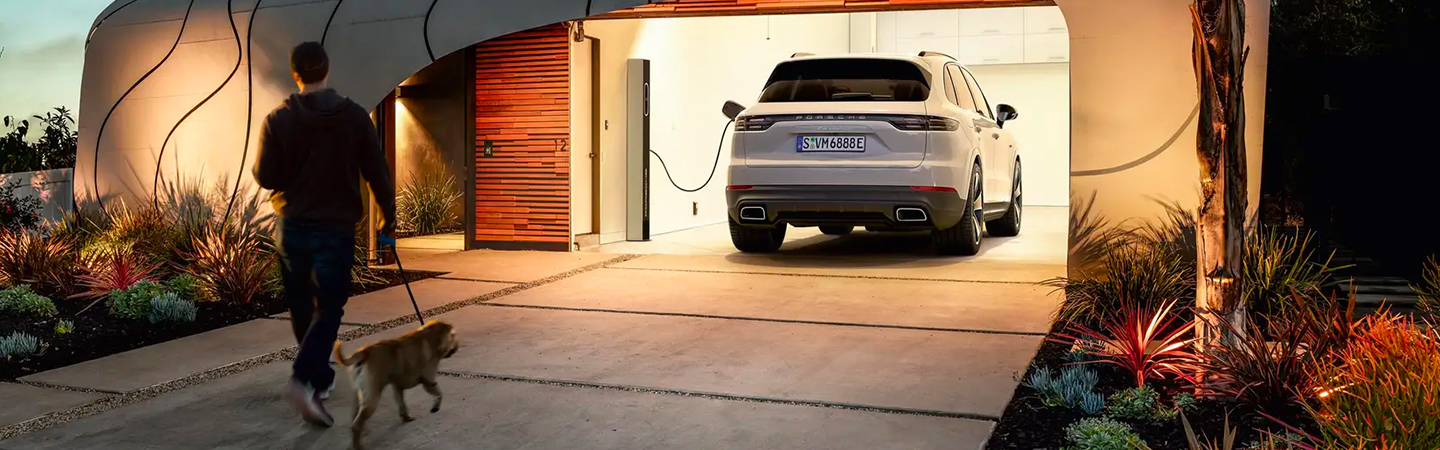 2021 Porsche Cayenne Slide3