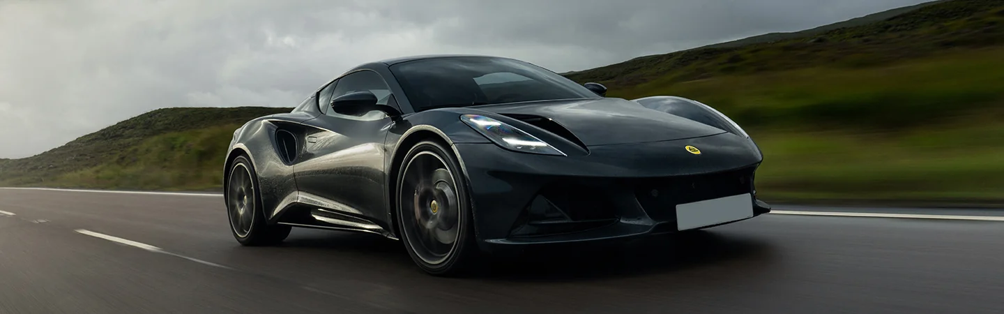 2025 Lotus Emira vs Chevrolet Corvette Stingray 