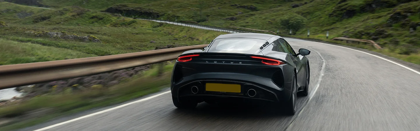 2025 Lotus Emira vs Chevrolet Corvette Stingray 