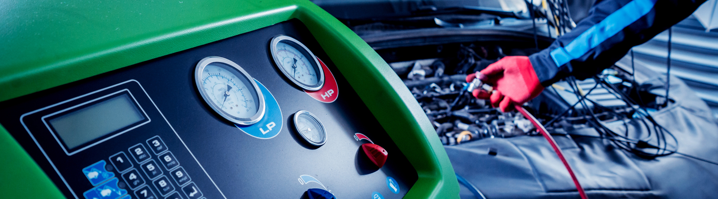 mechanic working pressure machine