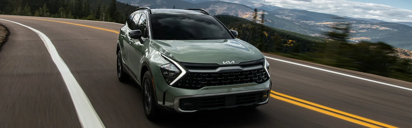 2024 Kia Sportage Dimensions top side green