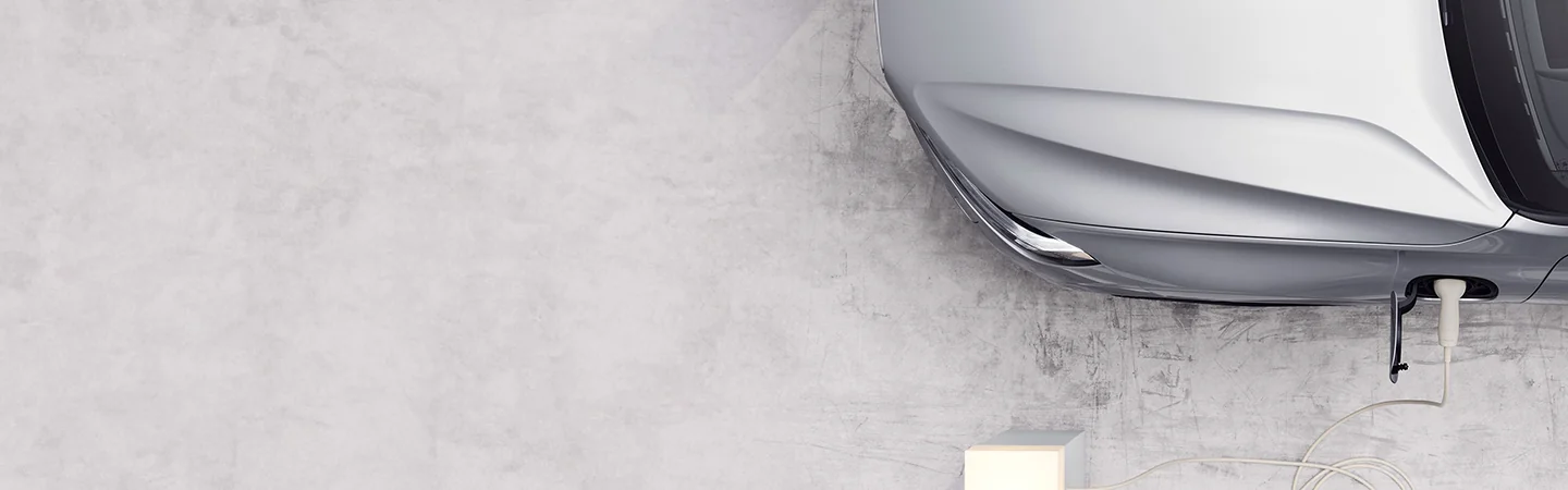 Top view of the hood and charge port on a 2025 Volvo XC60