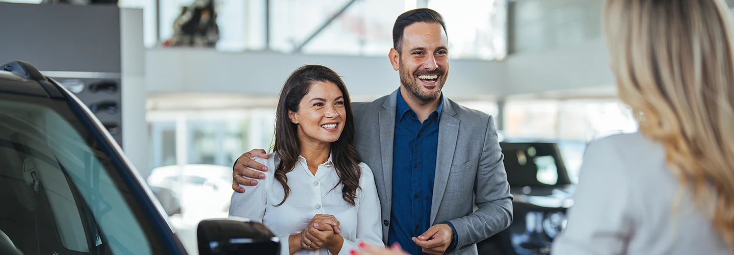 welcoming new car buyer