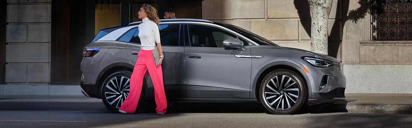 2024 Volkswagen ID.4 Range silvercolor sideview