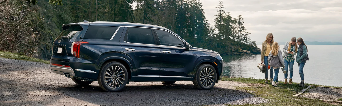 2025 Hyundai Palisade vs Honda Pilot bluecolor  sideview