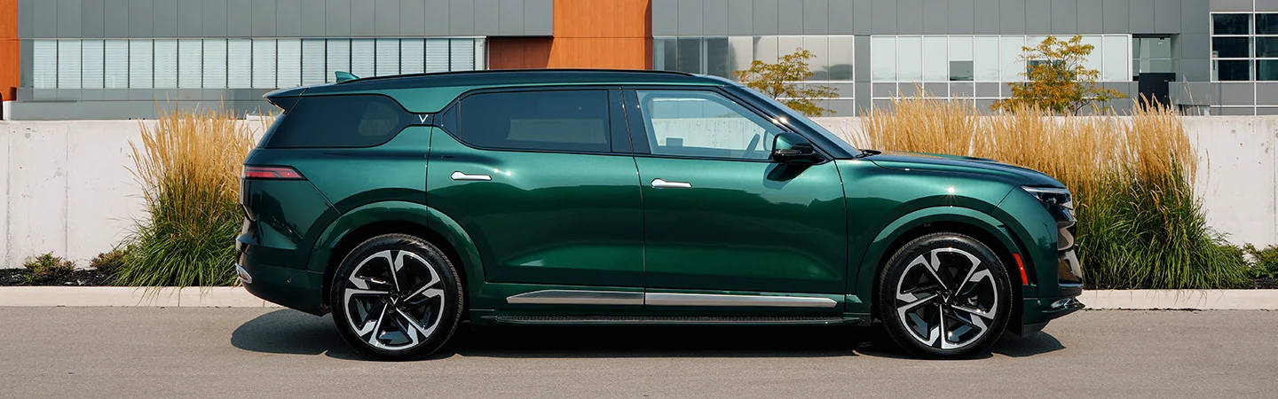 blue-green 2025 VinFast VF 9 Eco