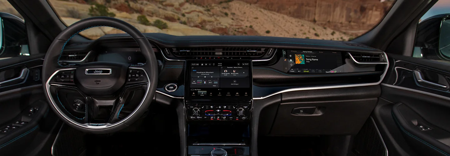 2025 Jeep Grand Cherokee interior image