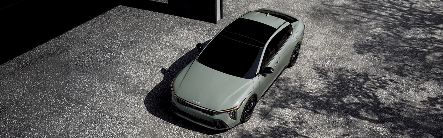 2025 Kia K4 green top view