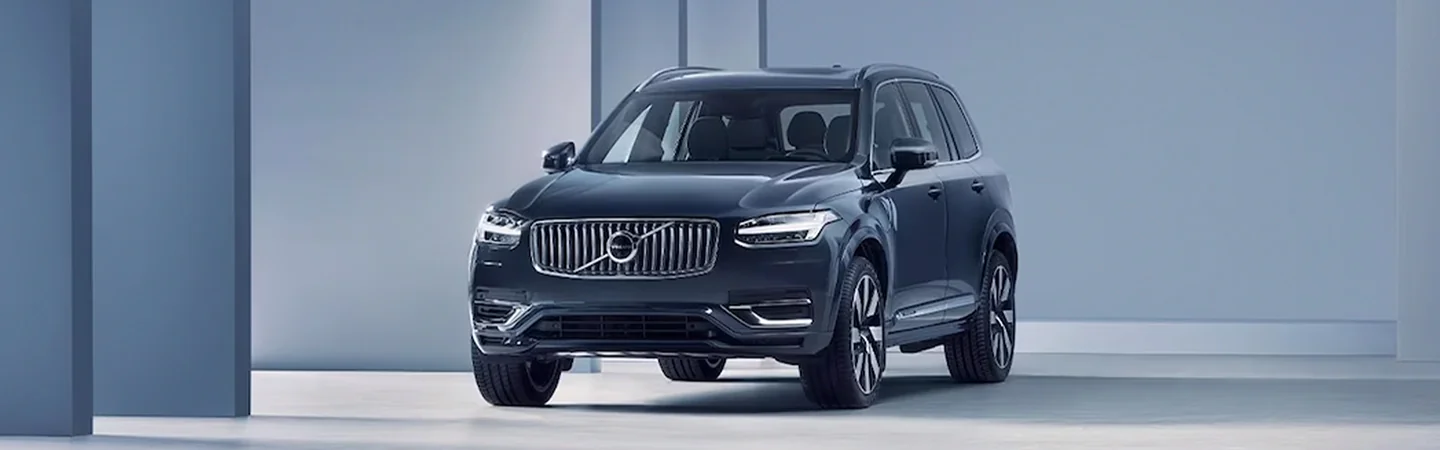 2024 Volvo XC90 Specs blue color front view