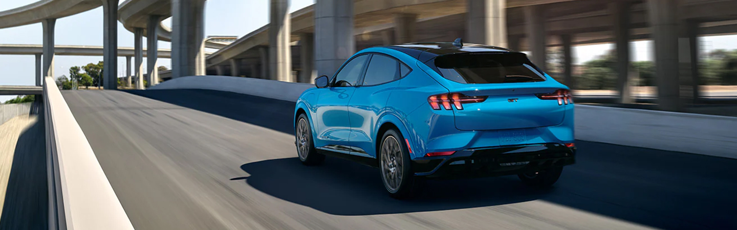 2022 Ford Mustang Specs & Features Sldie3