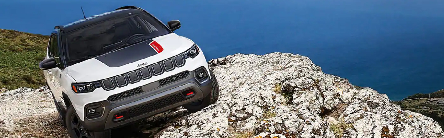 2023 Jeep Compass Trailhawk  slide3