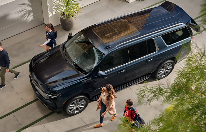 2023 Chevrolet Suburban exteriorsmall-2 