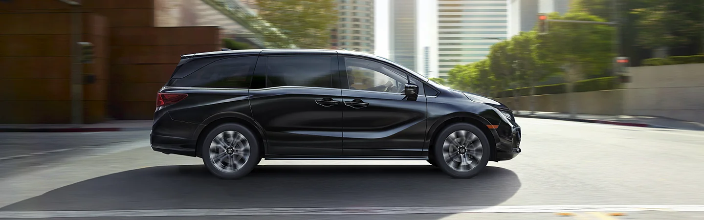 passenger side view of a 2025 Honda Odyssey