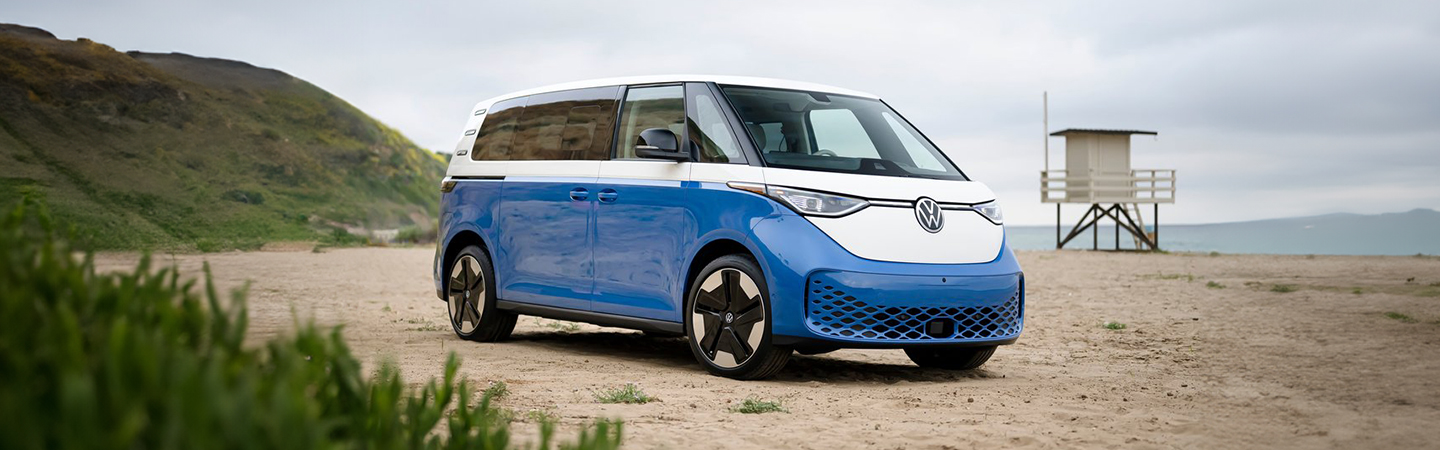 The 2024 Volkswagen ID. Buzz side front in blue colour 
