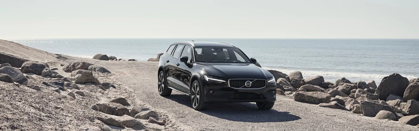 2024 Volvo V60 Cross Country Specs front side in black