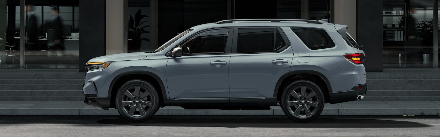 2023 Honda Pilot Interior  slide4