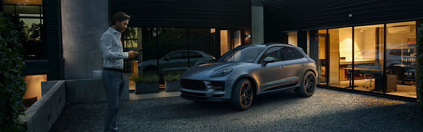 2021 Porsche Macan Silde1