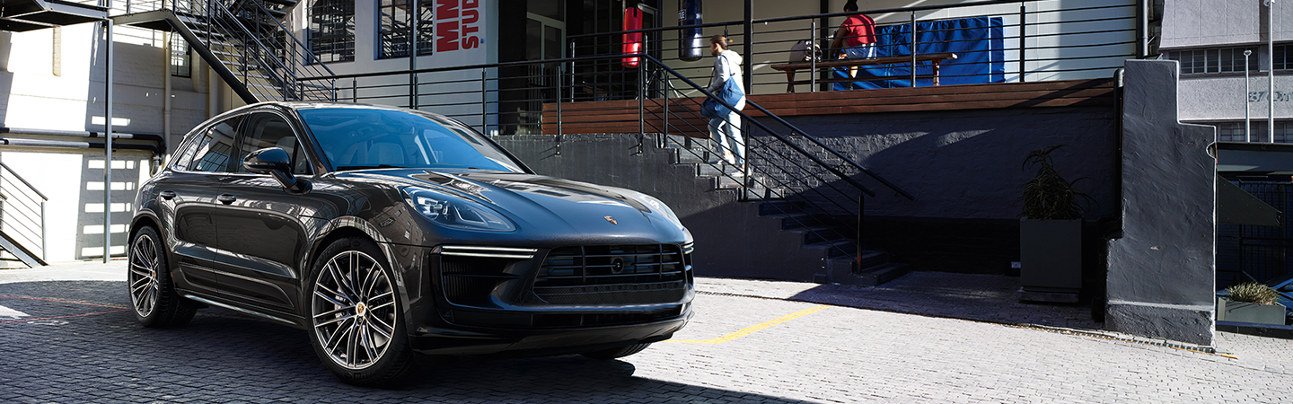 2021 Porsche Macan Silde2