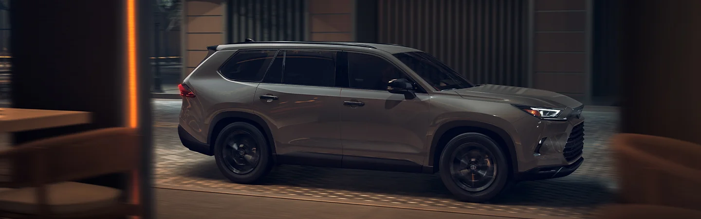 2025 Volkswagen Atlas Comparison silvercolor sideview