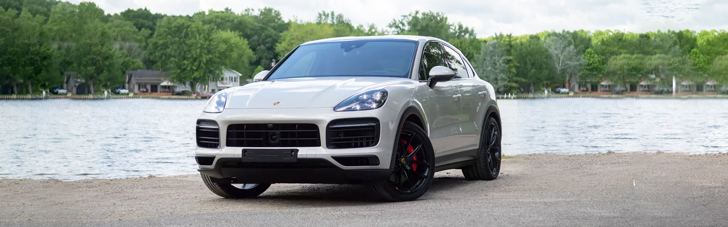 2021 Porsche Cayenne Slide2