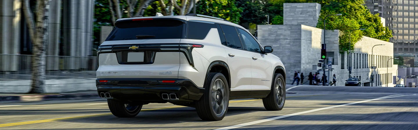 rear view of a white 2025 Chevrolet Traverse LT