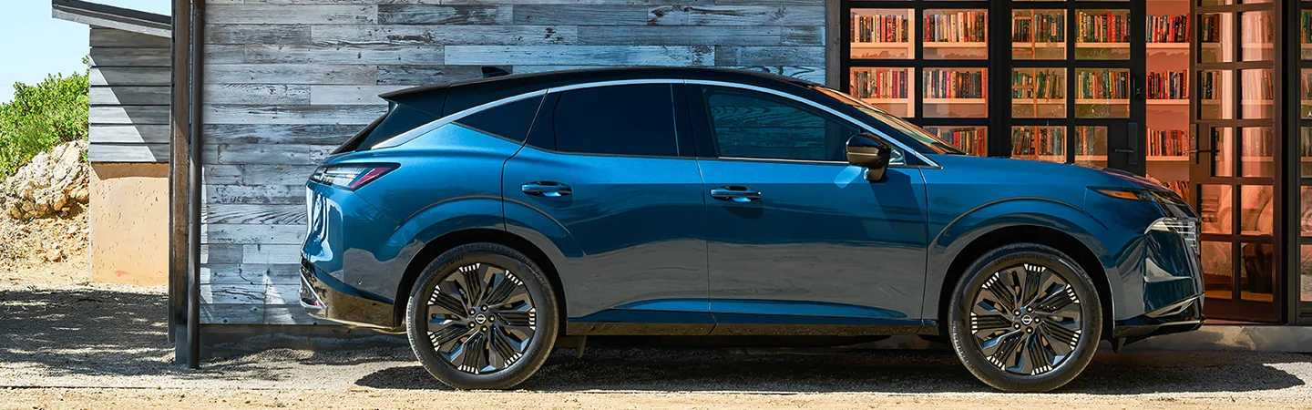 The 2025 Nissan Murano blue color car with side look