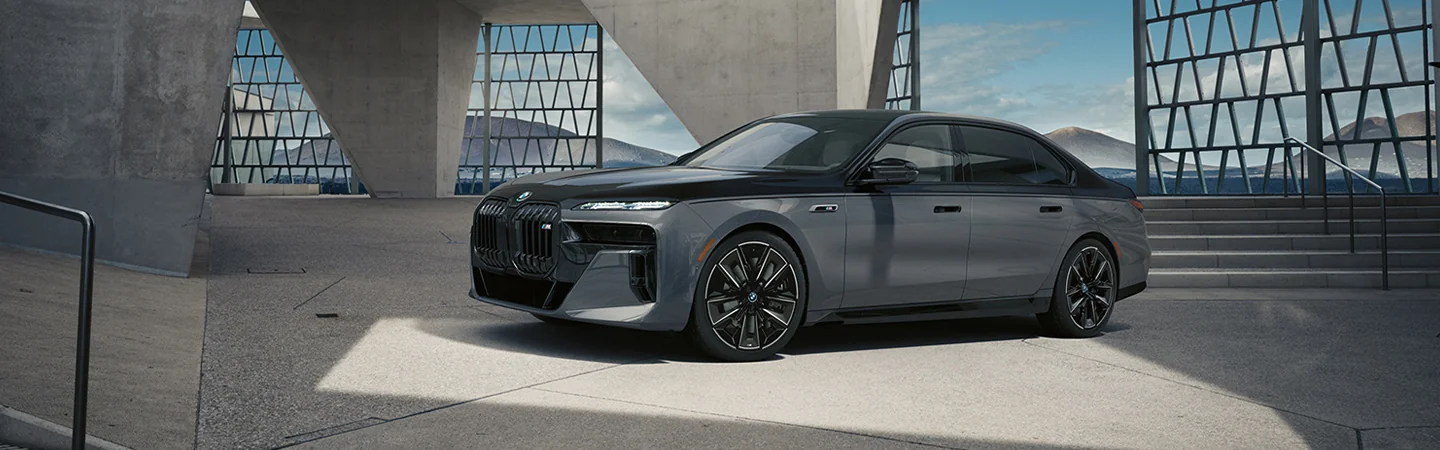 2025 BMW i7 Specs silvercolor frontview