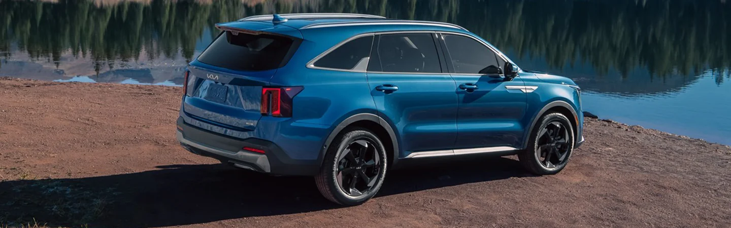 2025 Kia Sorento Hybrid Blue color back view 