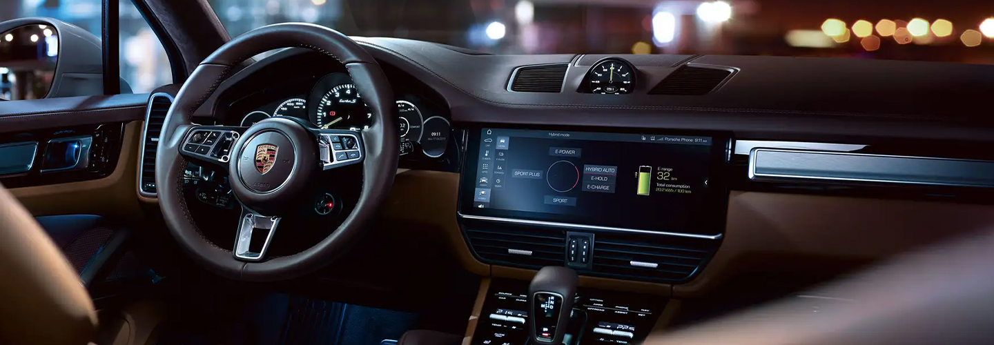 Interior of the 2021 Porsche Cayenne
