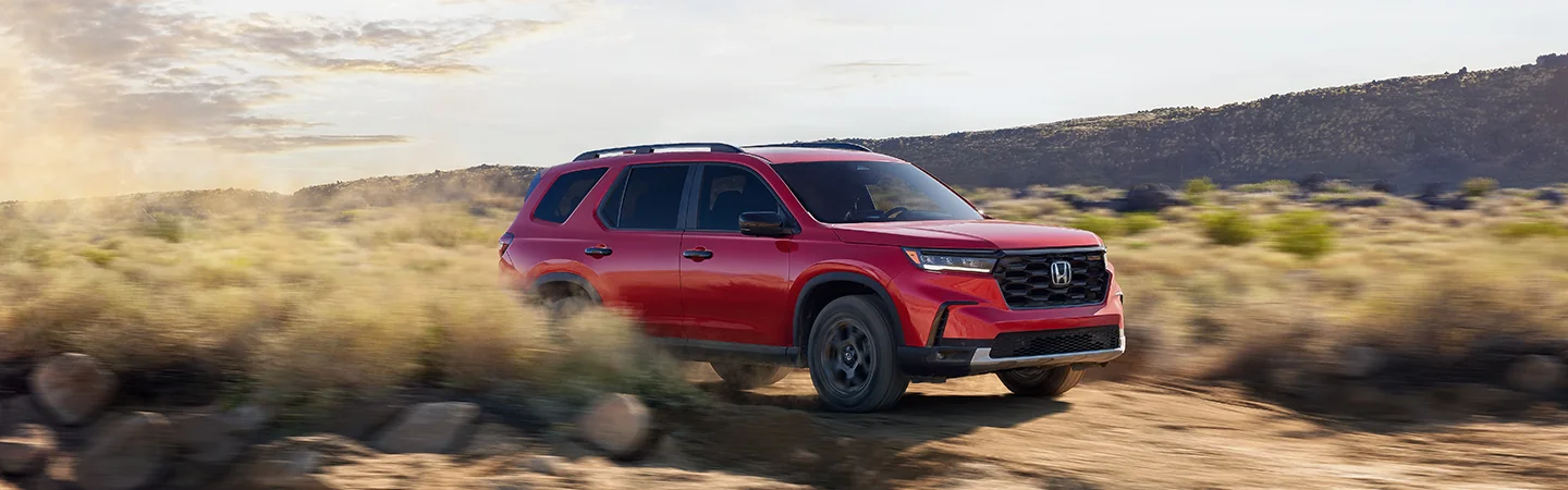 2025 Honda Pilot vs Toyota Highlander Red Colr Front View 