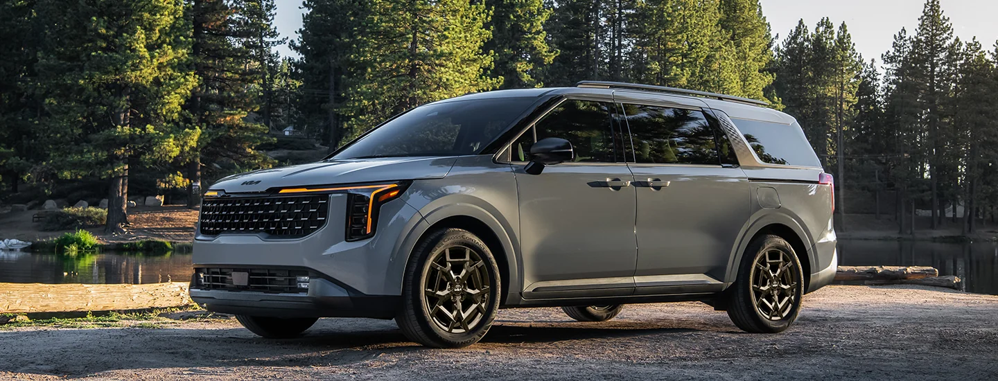 2025 Kia Carnival Hybrid Specs grey color side View