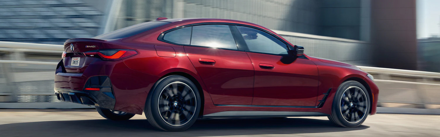 2022 BMW 4 Series Slide1