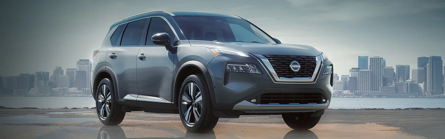 2024 Nissan Rogue vs Nissan Pathfinder grey color fropnt view