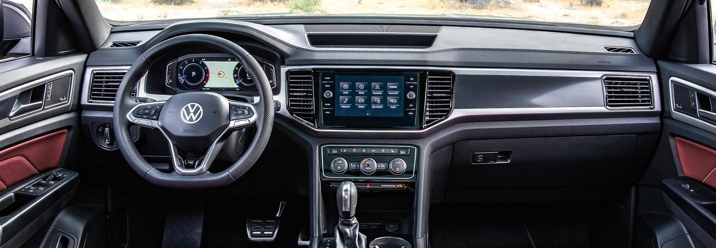 Steering wheel and front seats in new VW