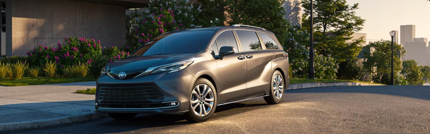 The 2022 Toyota Sienna Slide2