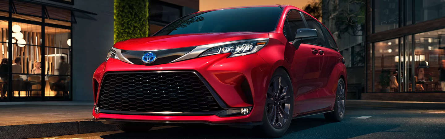 The 2022 Toyota Sienna Slide3