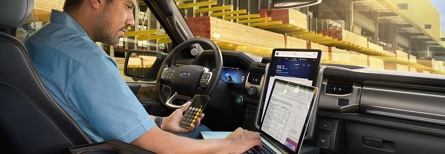 2022 Ford F-150 Lightning Interior