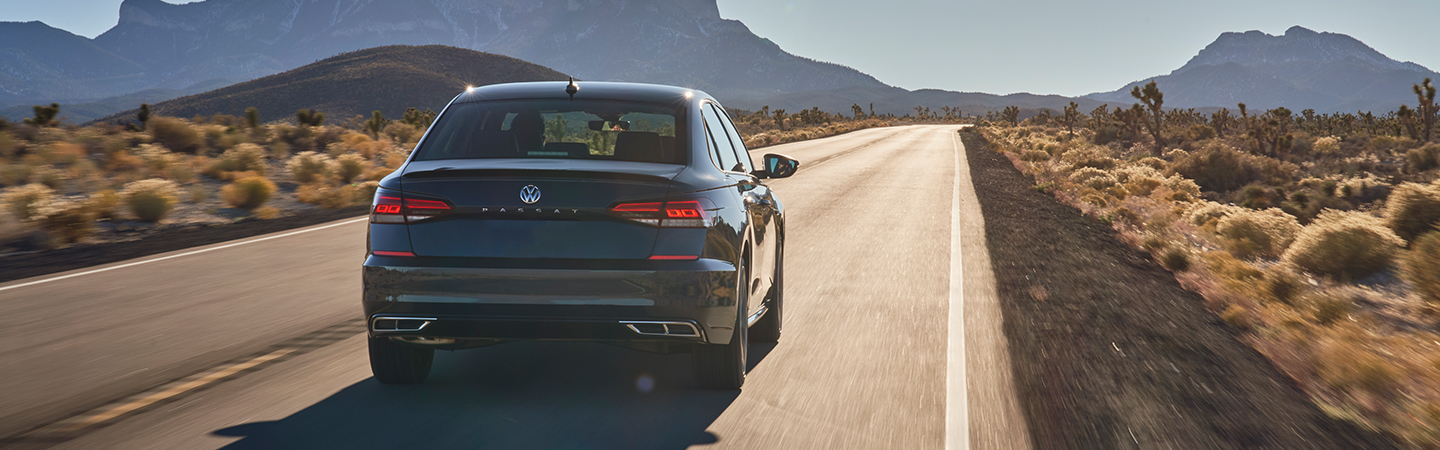 2021 Volkswagen Passat Slide2
