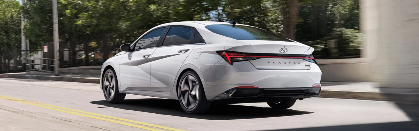 2023 Hyundai Elantra  slide1