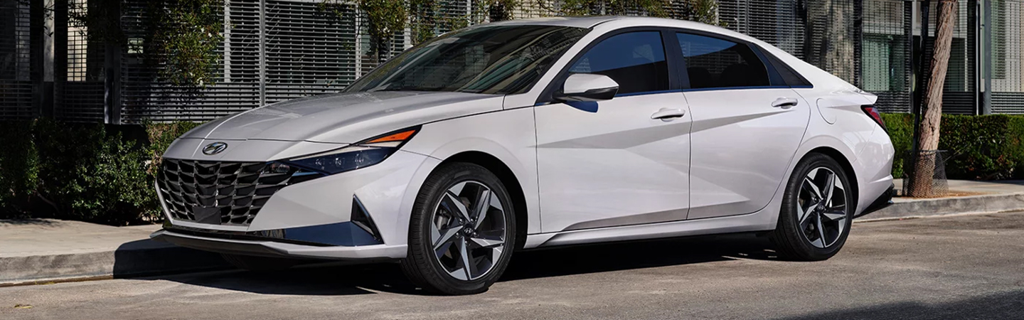 2023 Hyundai Elantra  slide2